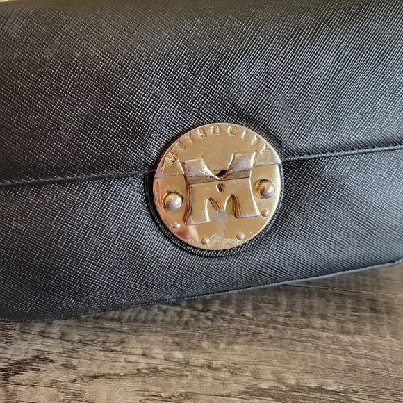 ❤️ MetroCity black shoulder bag - Picture 2 of 13